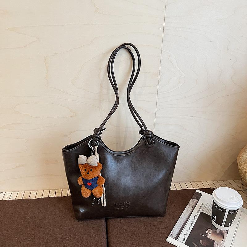 

Повседневная вместительная сумка-мессенджер женская 2025 новая модная сумка через плечо повседневная универсальная сумка-тоут single bag чёрный