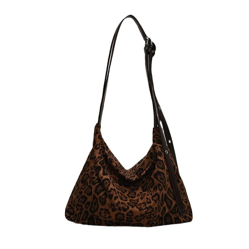 Large capacity tote bag, simple solid color leather velvet shoulder armpit bag 2025 autumn new retro women's bag