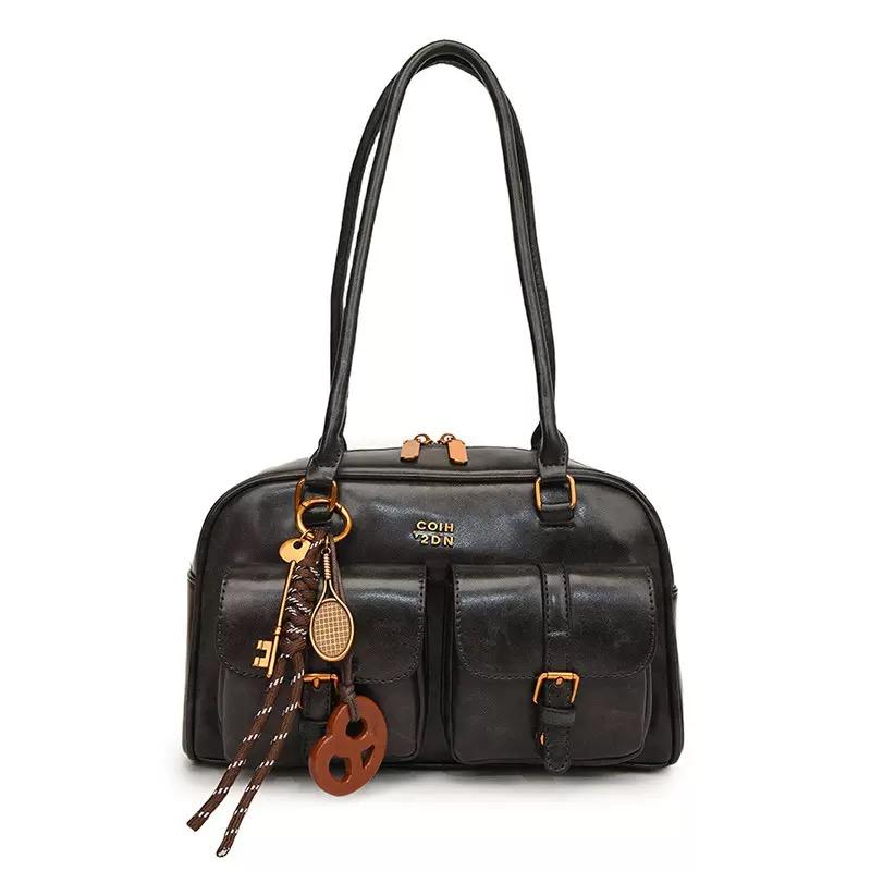 Women's Retro Solid Color Pu Leather Shoulder Bag with Multiple Pockets Large Capacity Comes with a Detachable Accessory Charm