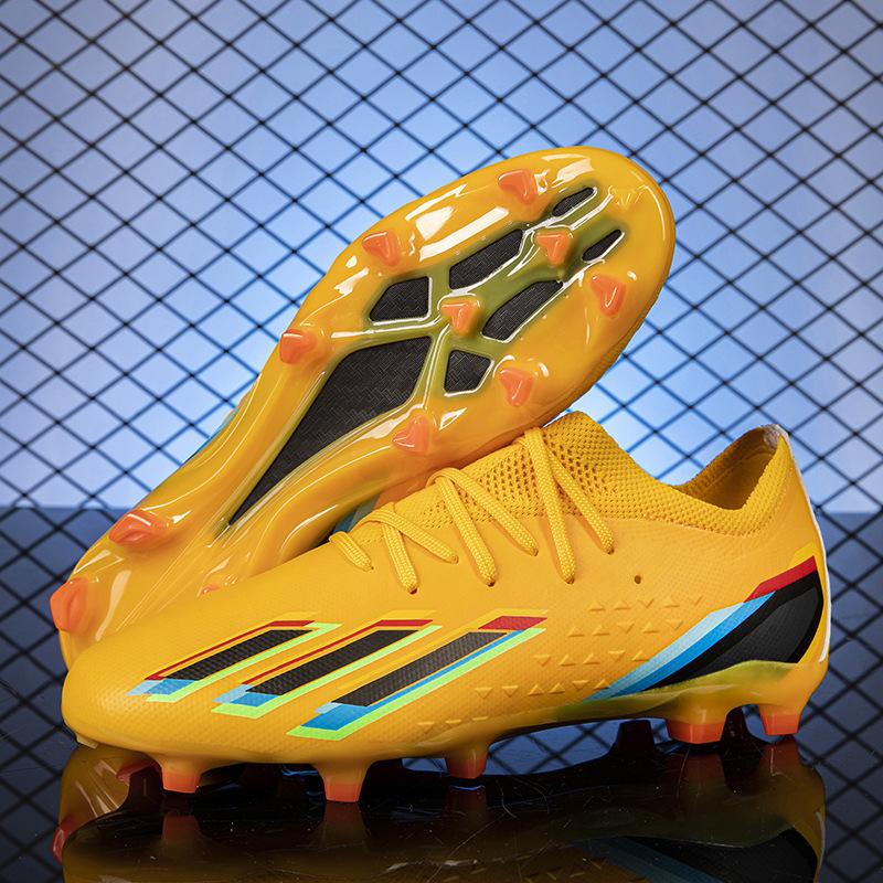 Football shoes men's one nail seamless adult training students new fly-woven sports broken low-top 2025 long nails