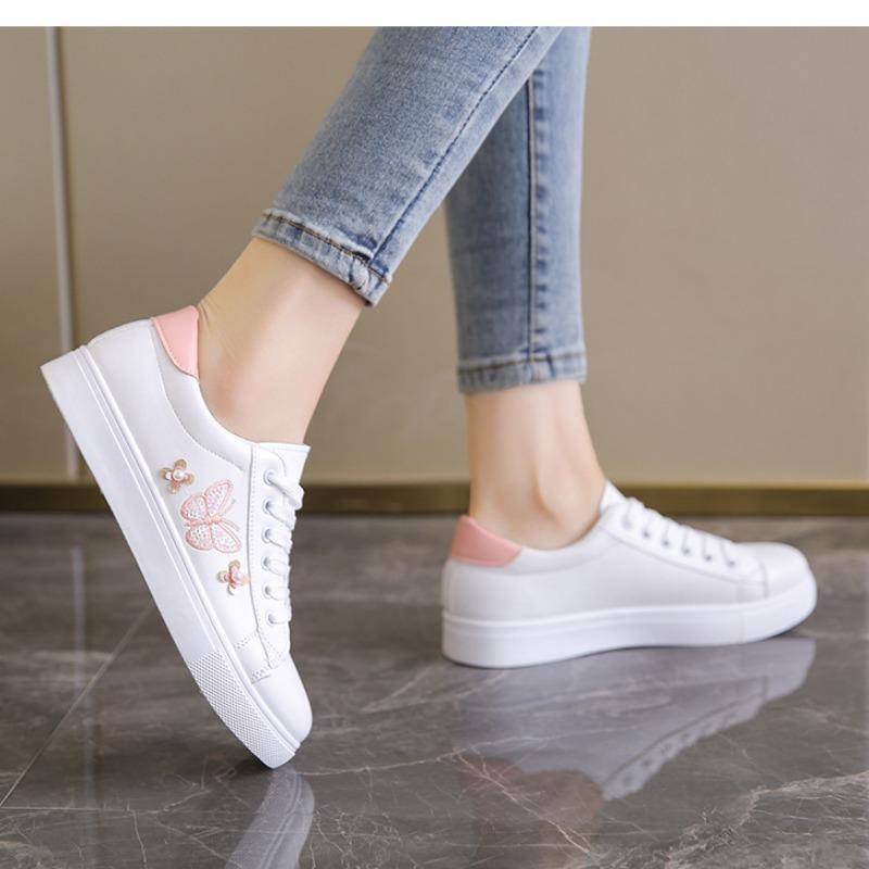 Damesko som puster med flate såler, Sportssko med lærreim, Fritidssko