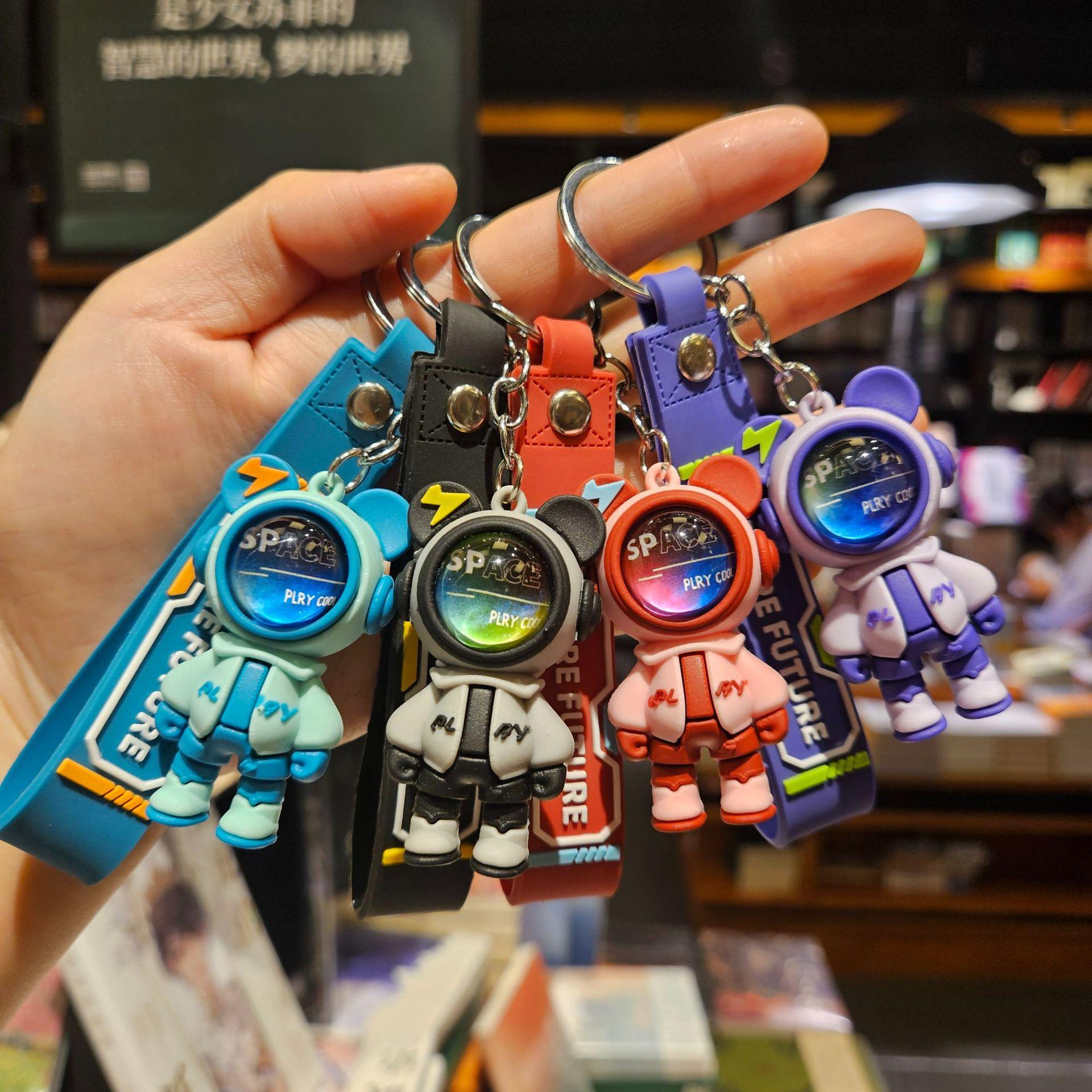 Artily Unisex Lightning Bear Space Man Keychain Exquisite Cute Bag Pendant Doll Car Key Chain Fashionable Small Gift Hanging