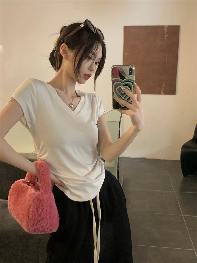 V-neck front shoulder short-sleeved T-shirt women's summer 2025 new slim-fitting and thin pleated solid color versatile short top