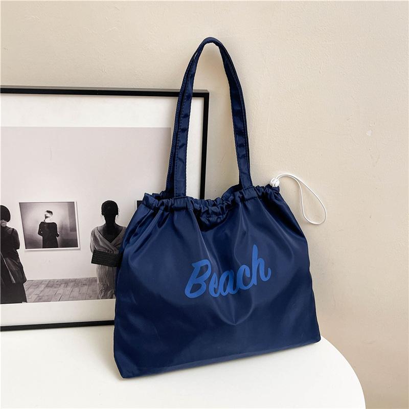 

Ленивый ветер Письмо Сумка через плечо Женская Повседневная Универсальная Сумка-тоут с кулиской Нейлоновая ткань Студенческая сумка-тоут average size