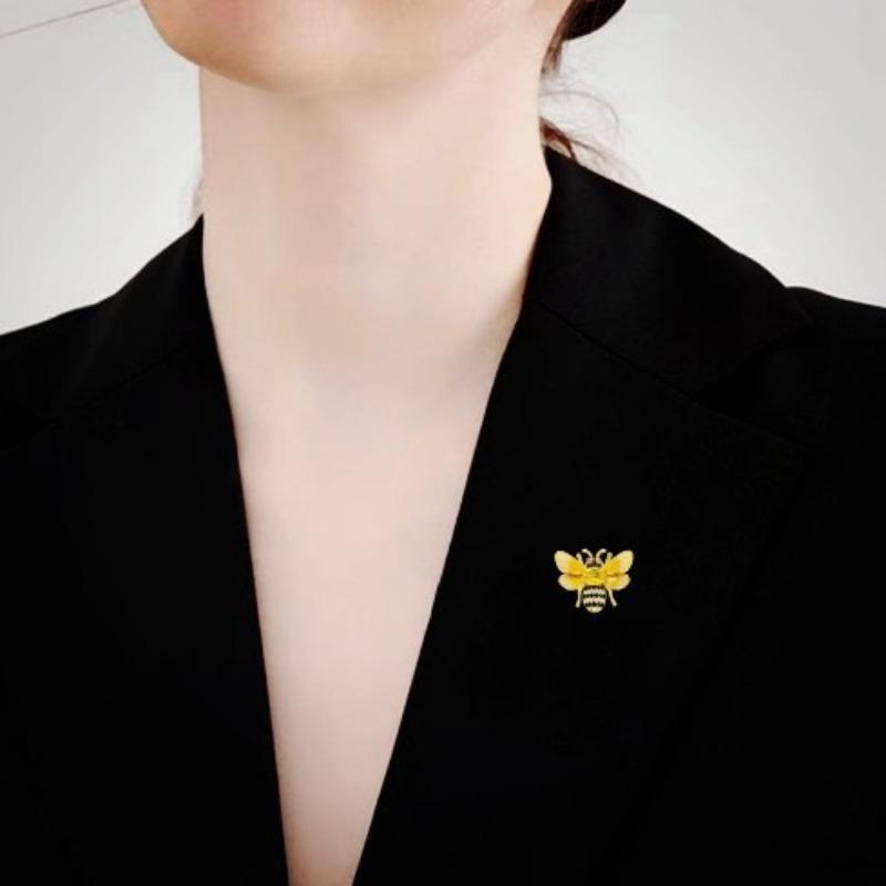 Stylish Rhinestone Bee Brooches for Women Unisex Crystal Glass Insect Pins Event Funny Gifts New Year Friends Decoration