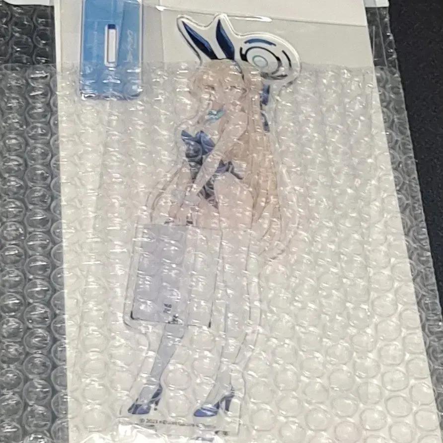 

Bloo Archive Bunny Girl Talkie Acrylic Stand