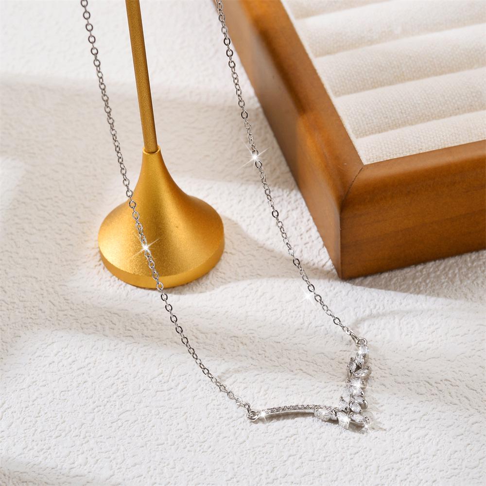 Simple Fashion Titanium Steel Women's Necklace - Non-fading, Luxurious, Versatile, Korean Style Clavicle Chain