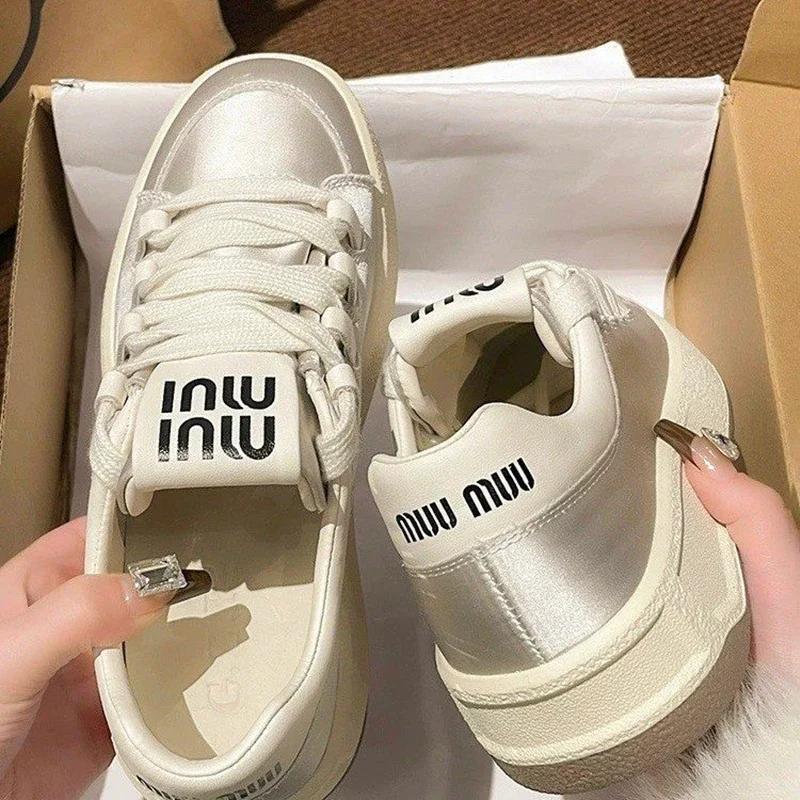 Frühling und Herbst Neue Stil Modische Bequeme und Lässige Dickbesohlte Einfache Verschleiß-beständig und Atmungsaktive Damenschuhe
