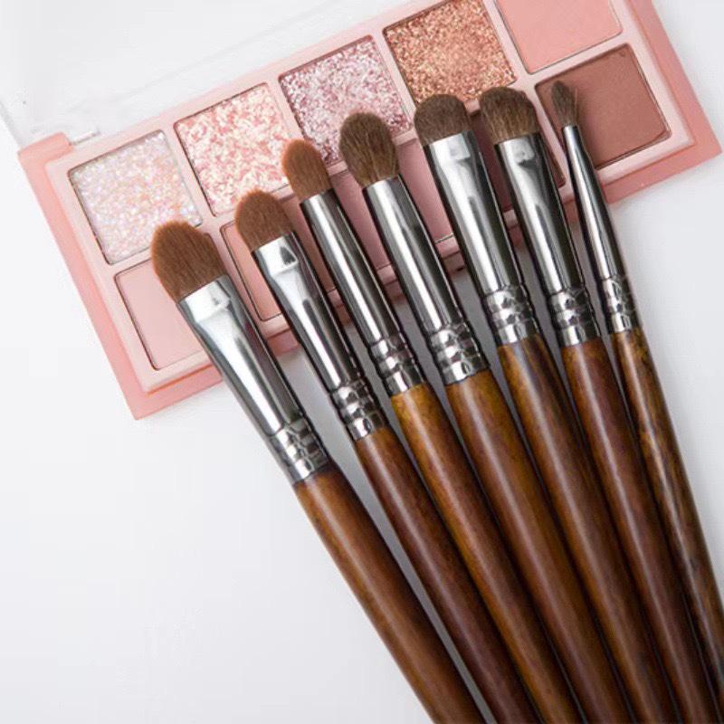 24-Piece Professional Animal Hair Makeup Brush Set for Artists - Real Wool Brushes