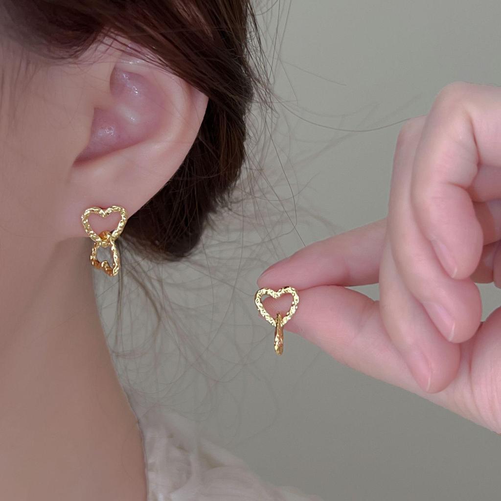Silver Needle Love Stud Earrings: Elegant, Versatile, and Chic for Commuting Women