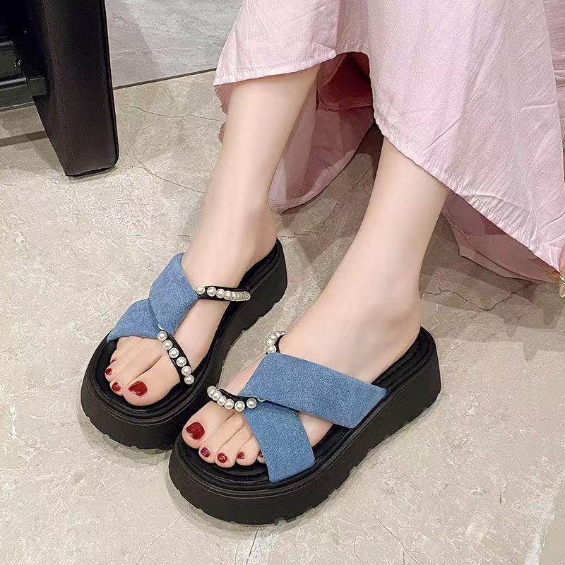 Height-increasing women's outer platform one-word beach slippers 2025 summer new popular fashion French pearl skirt sandals
