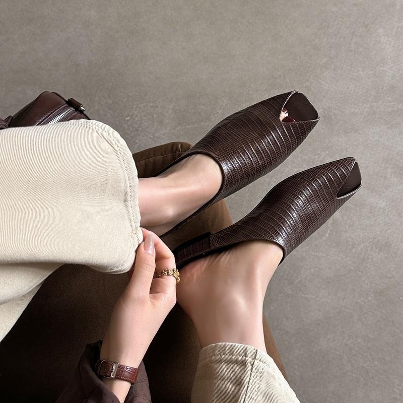 Fashion 2025 Summer New Genuine Leather Low Heels Peep-toe Slippers Women Covered Toe Natural Leather Casual Slippers Female Daily Walk