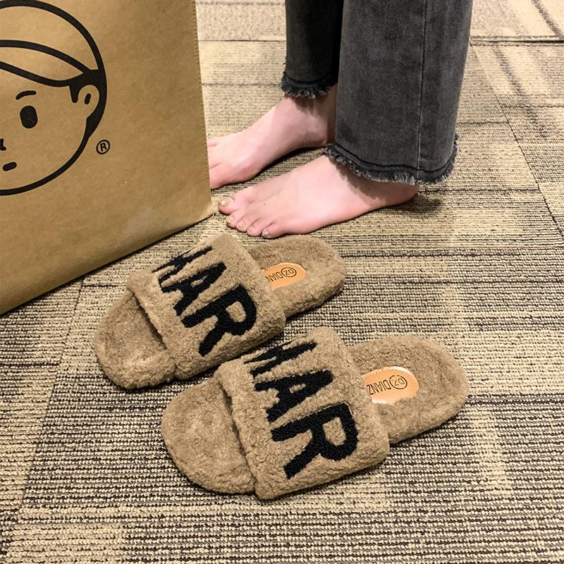 

Fashion Korean version wearing fluffy slippers women s 2024 new letter suede one-word mop autumn and winter wear warm cotton mop 40 хакі