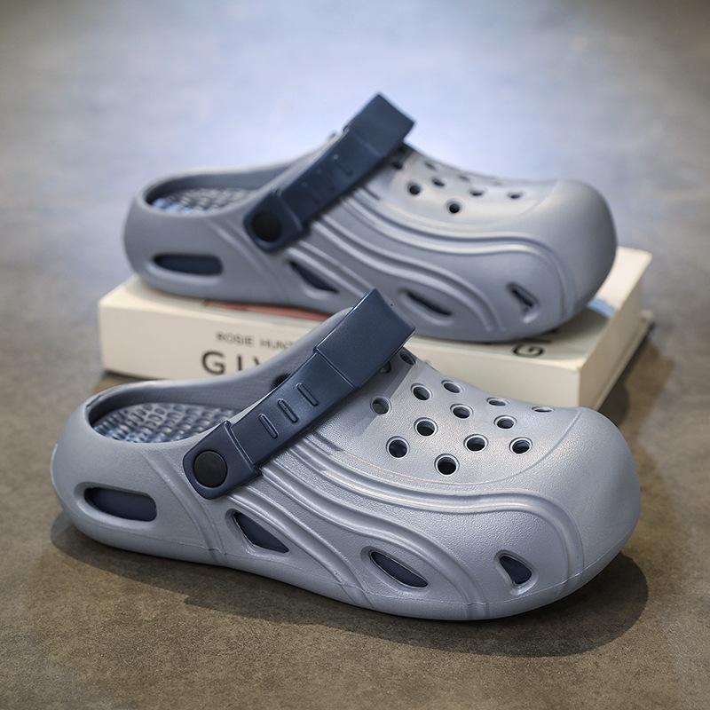 New Couple Hole Shoes Comfortable Two Wear Sandals Summer Travel Breathable Sandals Non-slip Beach Shoes Straight Hair