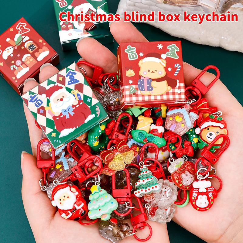 1/4 ks Vánoční slepý box klíčenka Roztomilá mini slepá krabička Vánoční DIY dekorace na batoh přívěsek Miniaturní klíčenka Dárkové překvapení
