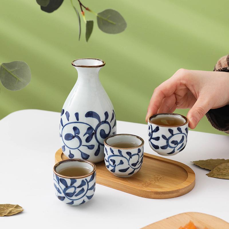 Japanese Sake Pot Kit Hand Painted Underglaze shochu Cup Set Retro Wine Ceramic Two Cups Barware For Gift Bar Sets Accessories