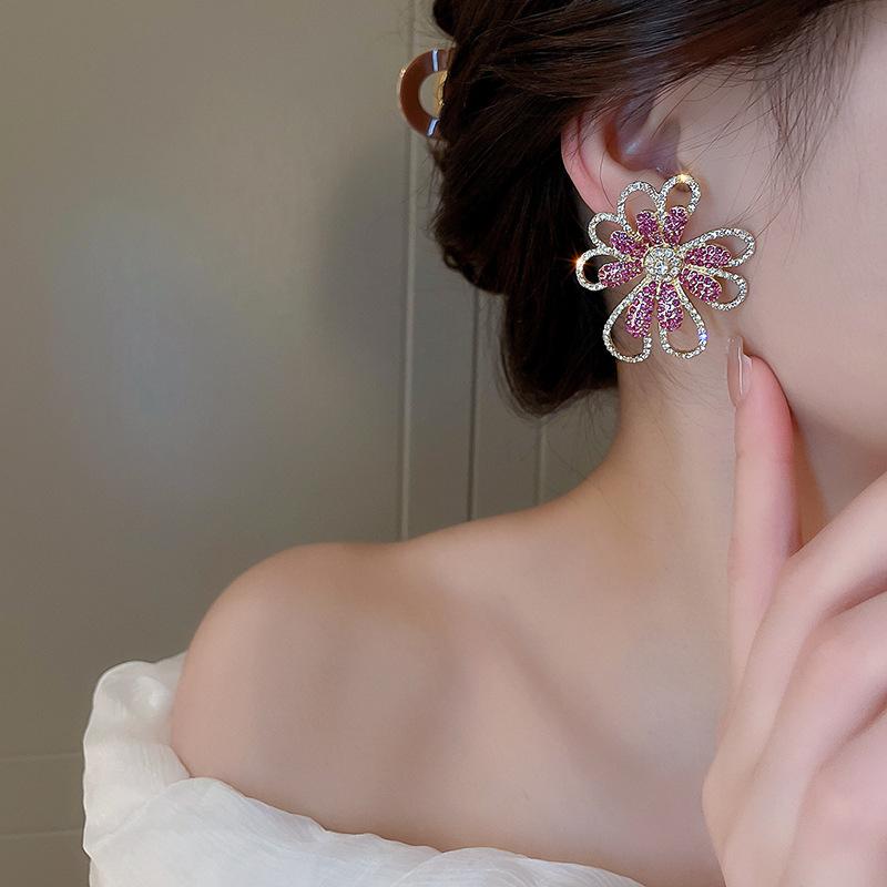 Exaggerated Rhinestone Flower Earrings for Women  Personality Trend Pink Stud Earring Temperament Luxury Party Date Zircon