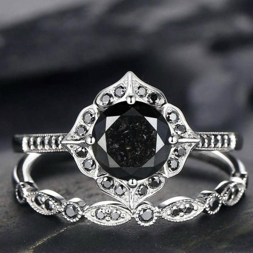 

Luxury 2025 Women s Ring Creative Jewelry Couple Ring Simple Black Diamond Flower Ring Women No. 10