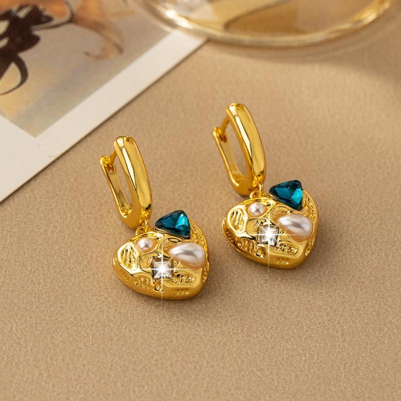 Elegant Heart Stud Earrings With Zircon Accents Irregular Green Design Lightweight Luxury Ear Jewelry Women Heart-shaped