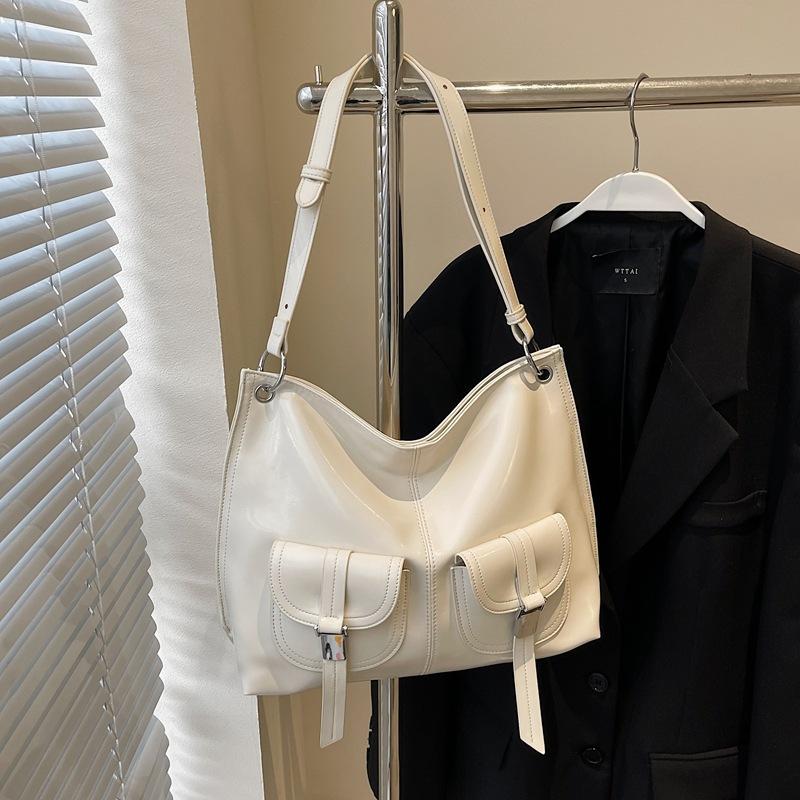 Casual Commuting Large-capacity Bag Women's New Fashion Versatile Shoulder Messenger Bag Tote Bag