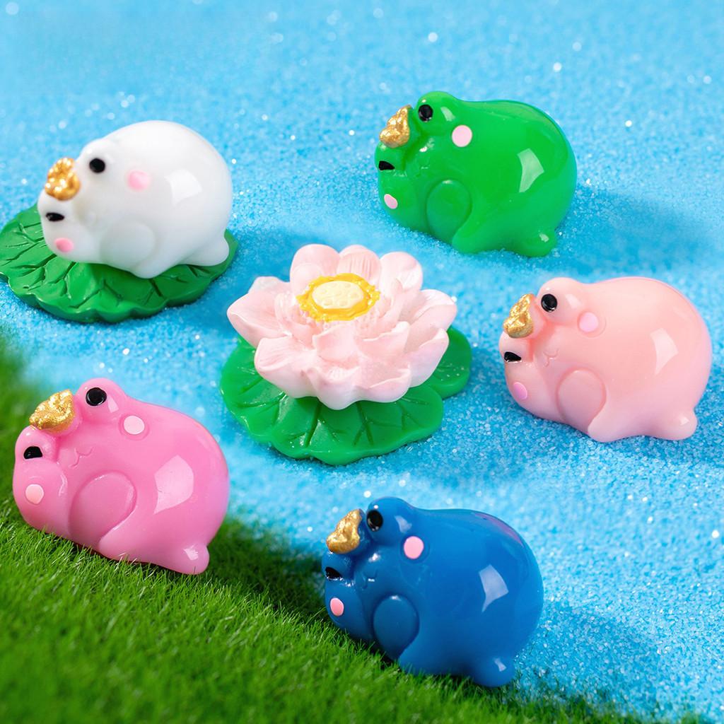 Charming Resin Crowned Frog Figurine For Miniature Moss Gardens And Table Decor