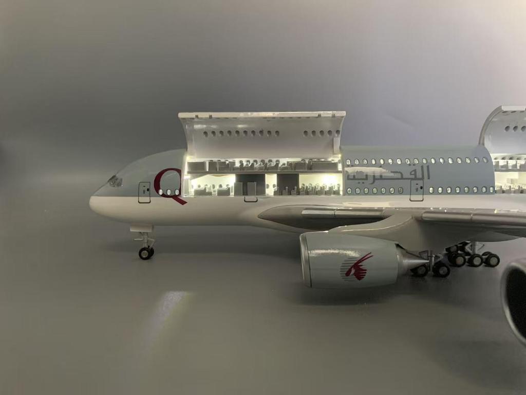 Qatar A380 Double-Door Model with Lights & Wheels - Realistic Static Aviation Ornament