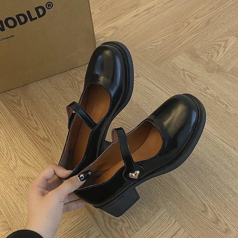 2025 new French Mary Jane small leather shoes women's spring and autumn versatile word with round head thick heel jk with skirt single shoes