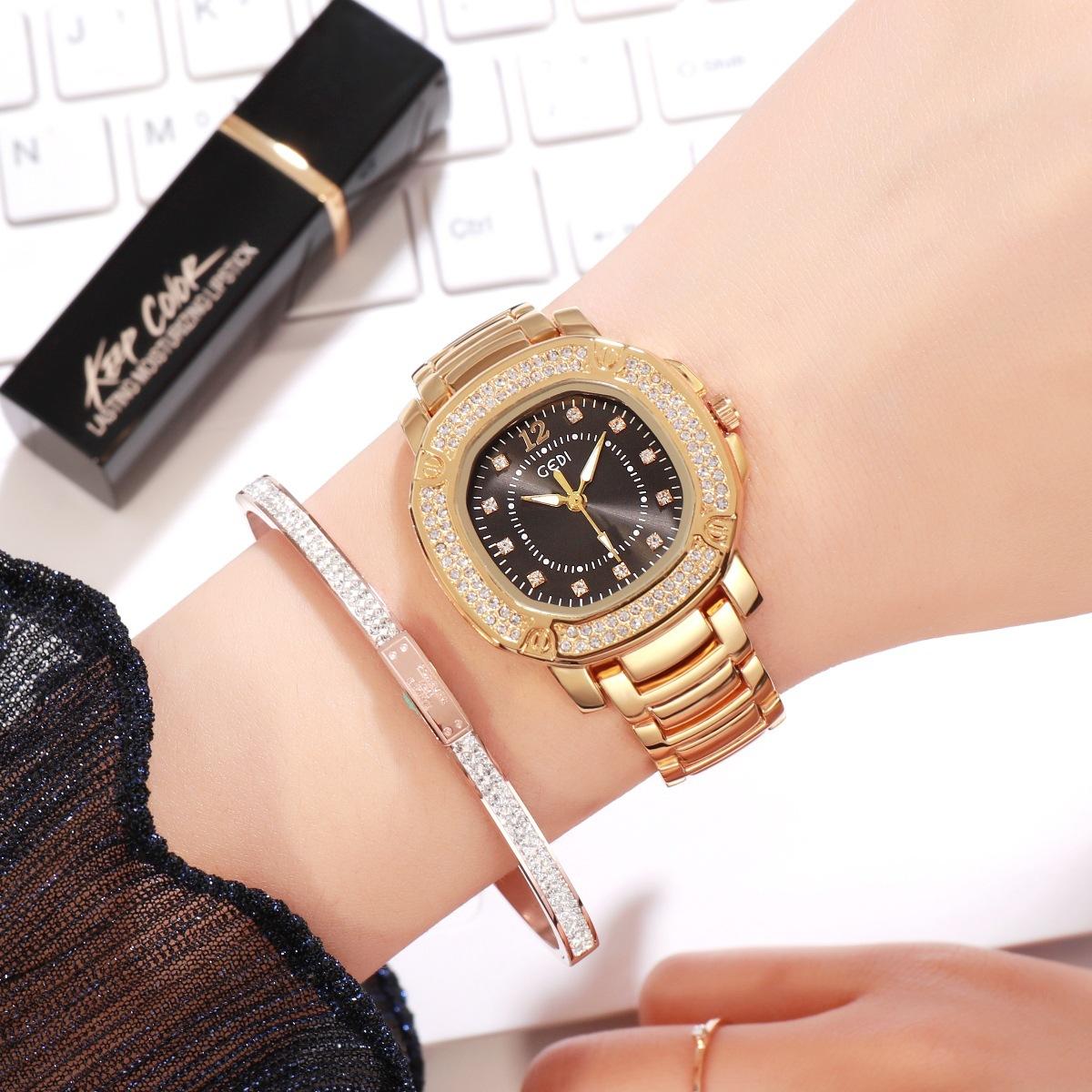 

Женские модные трендовые квадратные часы с большим циферблатом, темпераментные женские часы со стальным ремешком, нишевые легкие роскошные часы для женщин