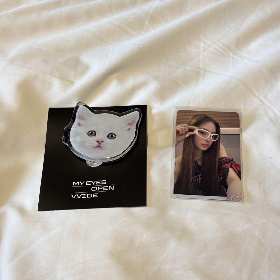 

[Б/У] MEOVV Анна Попсокет + Коллекционная карточка Корея Поп-ап Ограниченное издание