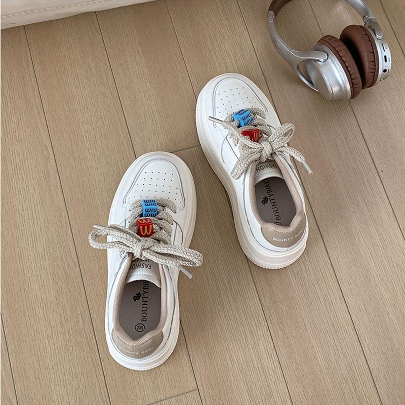 Small fashion versatile height increase platform white shoes women's 2025 new spring and autumn light casual sports shoes