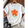 Ein lebendiges orangefarbenes Blumen-T-Shirt, lässiger & bequemer Stil, perfekt für den Frühling im Freien oder Festivals