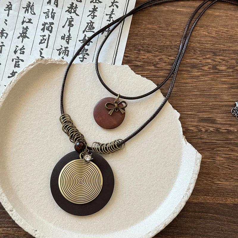 

Vintage Black Rope Long Geometric Pendant Necklace for Women Fashion Metal Round Irregular Necklace Jewelry Party Accessories