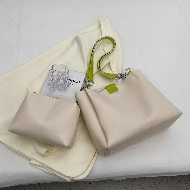 Simple Commuter Large Capacity Women's Bag  Spring New Fashion Chains Shoulder Bags Casual All-match Totes Trend