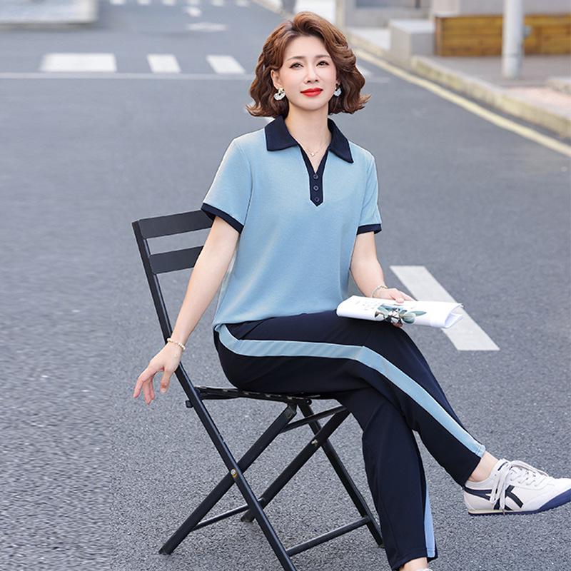 Casual Short-Sleeve Two-Piece Set for Middle-Aged Women—Stylish Lapel, Sporty & Loose Design.