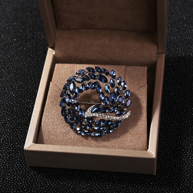 Women Full Rhinestone Round Brooch Jewelry Shiny Exquisite Luxury Metal Badges Corsage Elegant Clothing Coat Accessories Pins