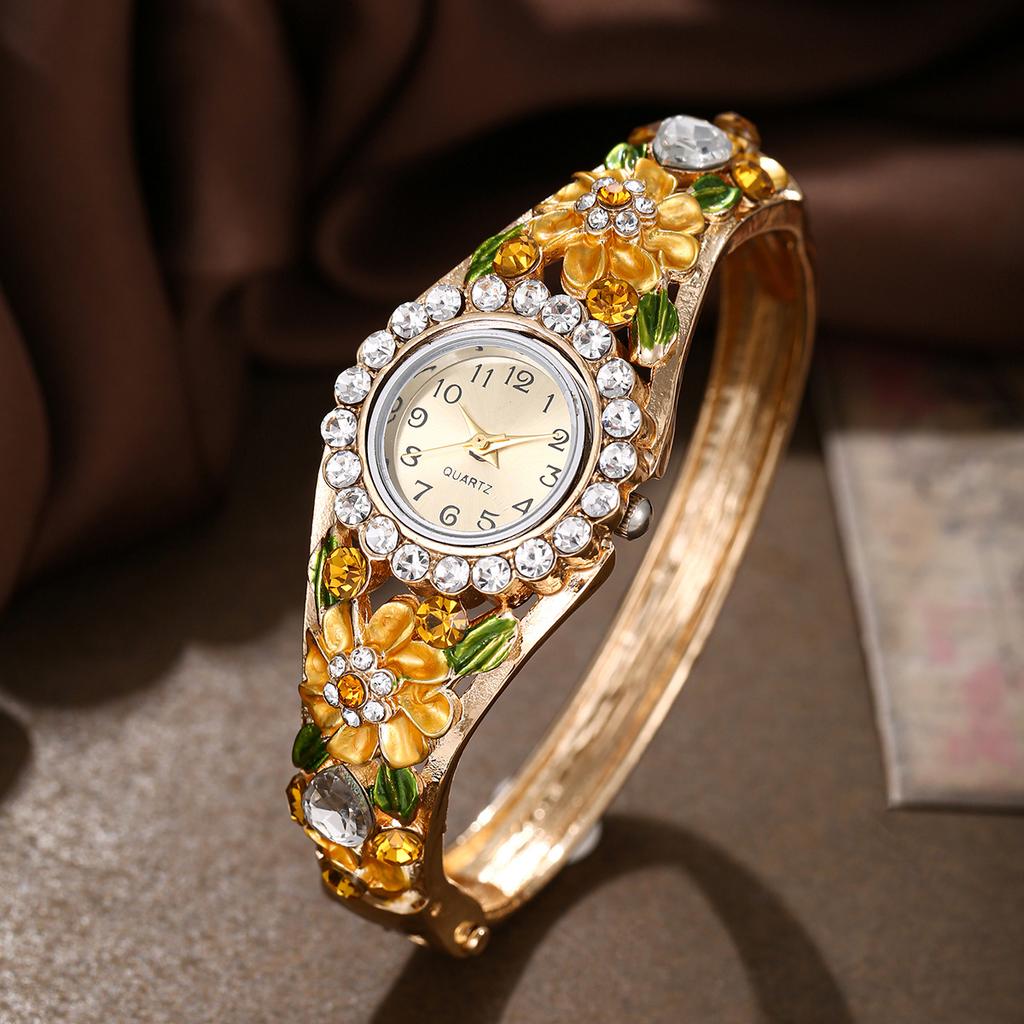 2026 New Women's Diamond Inlaid Decorative Carved Quartz Watch