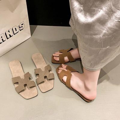 Korean Version of Versatile Casual Tide Beach Shoes Summer 2025 New One-word Slippers Women Wear Square Head Flat Bottom Cool Slippers