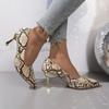 Sapatos de Salto Alto de Design Europeu e Americano para Mulheres 2024 Novos Sapatos Singulares de Salto Alto da Moda de Cano Baixo Pontiagudos com Padrão de Cobra