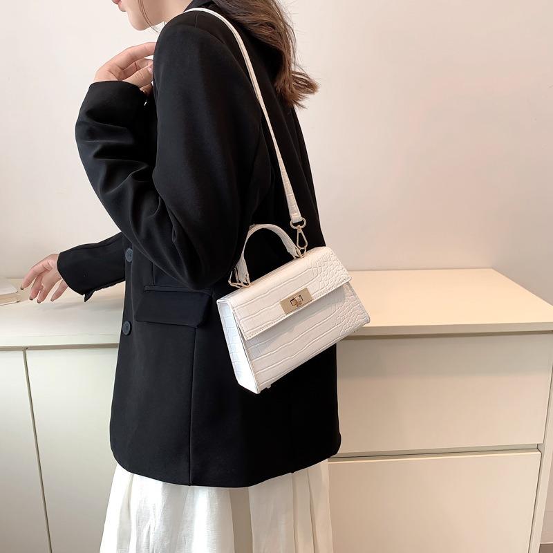 Retro Small Bag Autumn Fashion Shoulder Bag Messenger Bag Women's Bag Simple Portable Small Square Bag