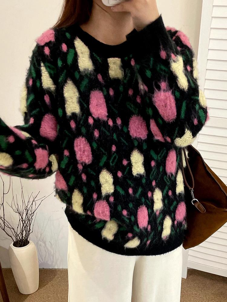Plus Size Women's Round Neck Colorful Embroidered Knit Sweater - 2025 Winter Style Pullover