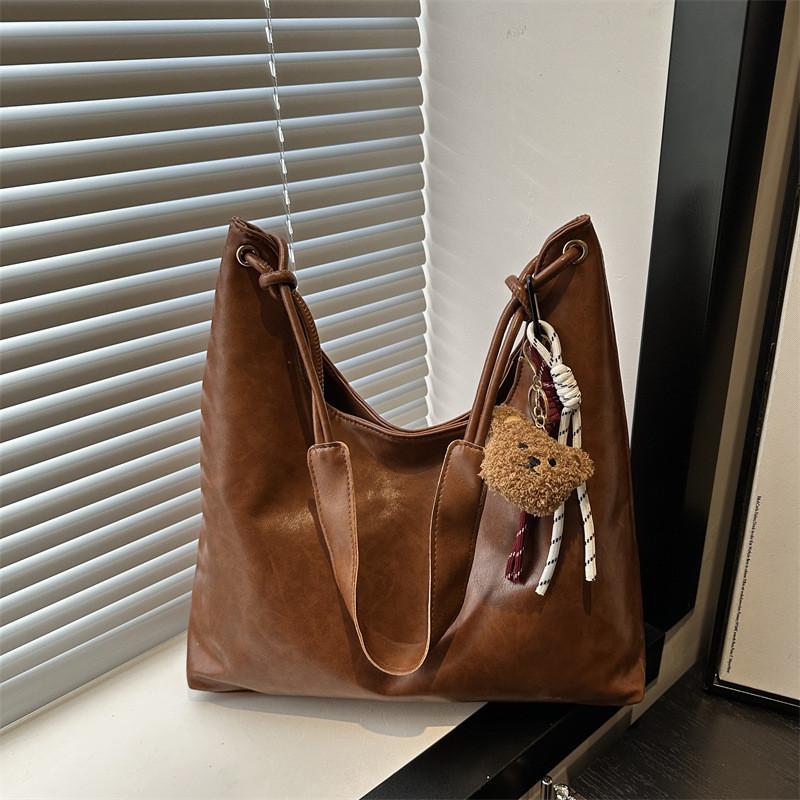Tote Large Trendy Bag For Women With Minimalist Aesthetic And Convenient Phone Pocket