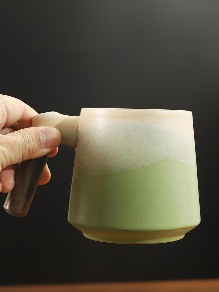 High-Value Ceramic Mug with Tea and Water Separation, Lid, and Filter - Perfect Souvenir or Gift for Annual Meetings