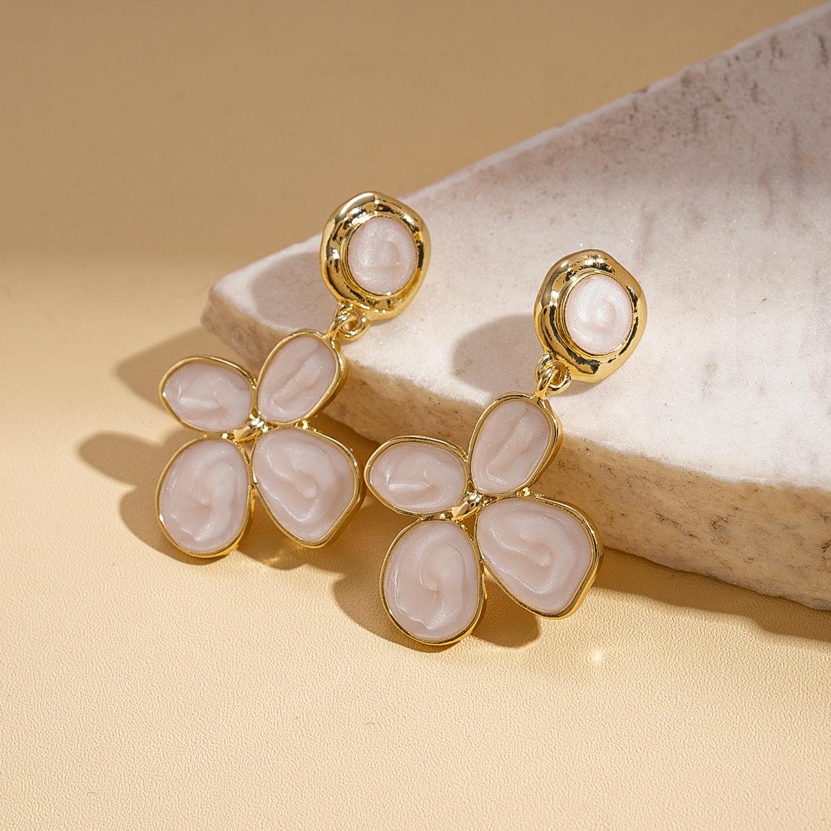 Simple retro drip oil flower silver needle earrings resort style elegant stud earrings earrings