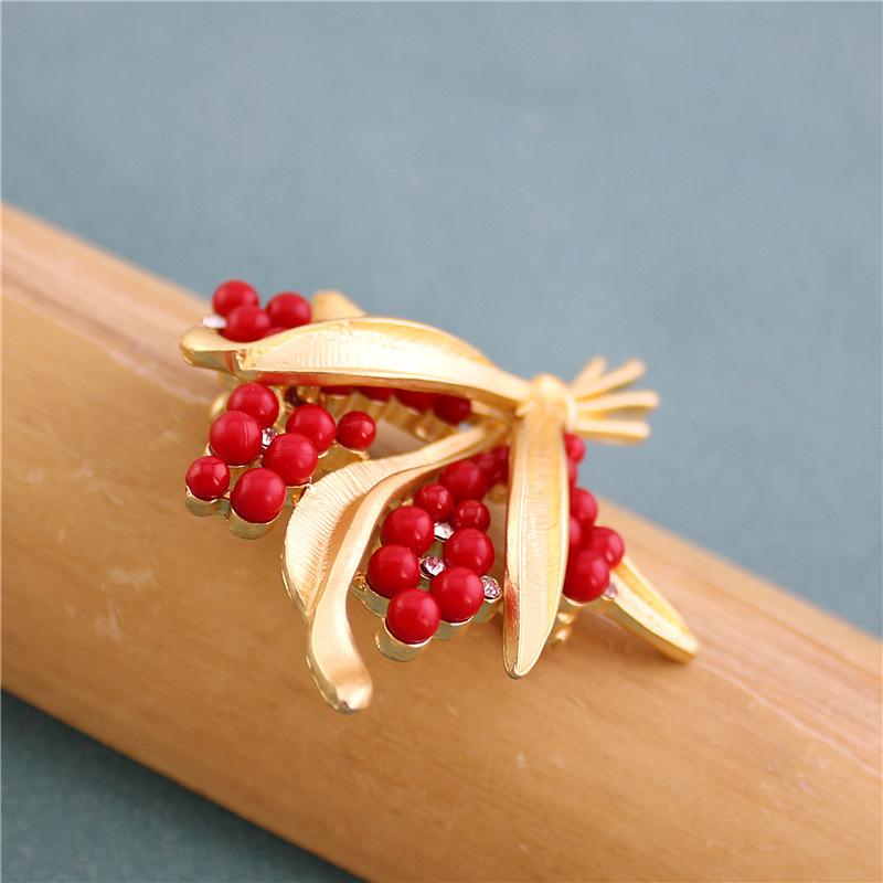 Women's Vintage Delicate Red Fruit Coat Brooch Botanical Shape Coat Decoration Clothing Jewelry