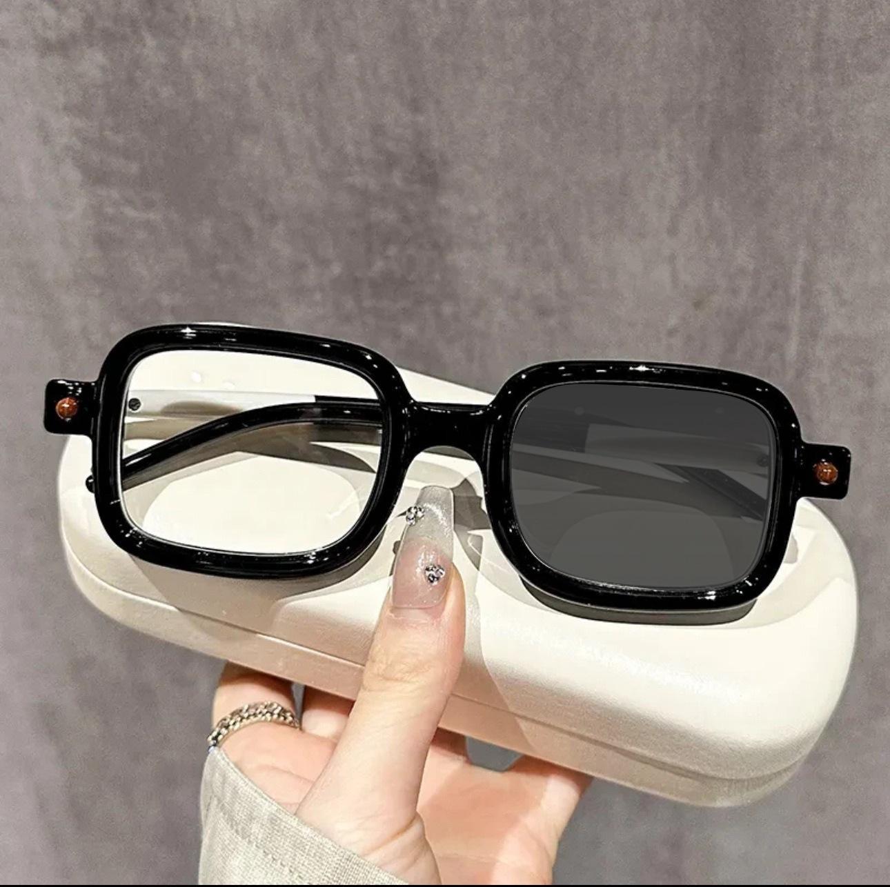 

Color-Changing Reading Glasses For Men And Women, Middle-Aged And Elderly Reading Glasses, Advanced Sense Square Large Frame Thick Frame Color Graying presbyopia 50 degrees