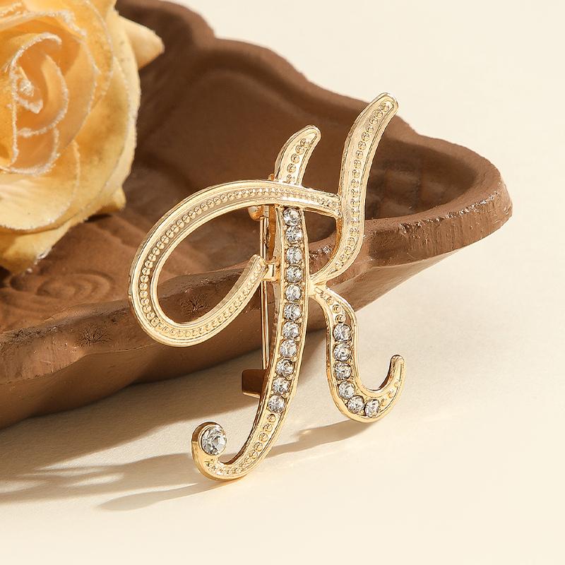 1pcs Crystal Rhinestone 26 Letters Women Collar Brooch Elegant Temperament Pin Jewelry