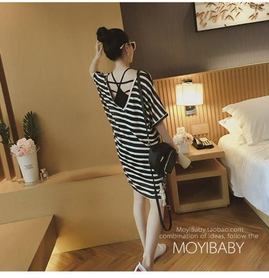 Koreanischer Stil Locker Mittellang T-Shirt und Gestreiftes Unterkleid Set