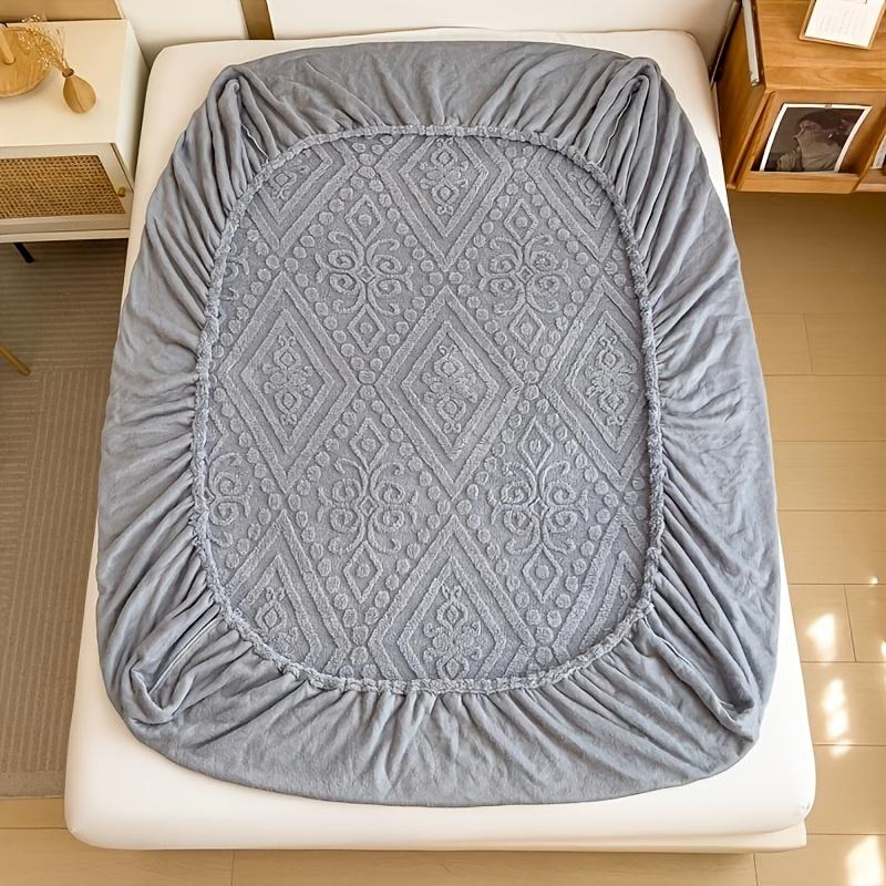 2026 NEW Winter Plush Warm Fitted Sheet Bed Protector Cover Bedding Mattress Topper Non Slip Bedspread