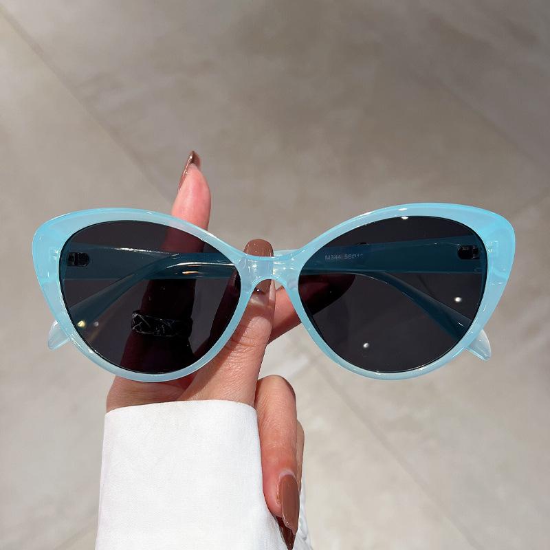 Vintage Oversized Cat Eye Sunglasses Women Fashion Trending Luxury Brand Designer Popular Sun Glasses Sexy Ladies Punk Shades Uv