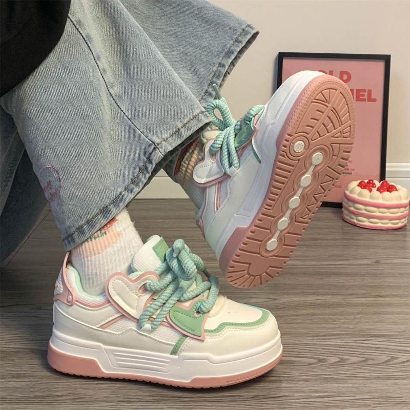 Love board shoes women's 2025 new fashion casual bread shoes women's shoes popular versatile height-increasing white shoes